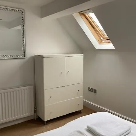 Letting Serviced Apartments - Chorleywood Village Exterior foto